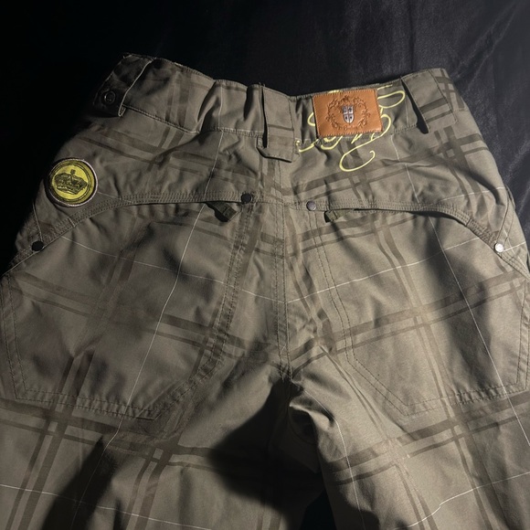 Snow pants - Picture 3 of 4